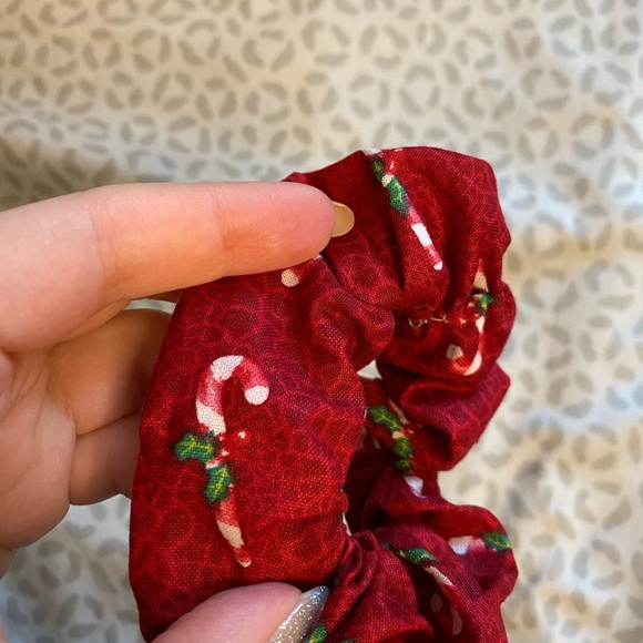 Handmade red candy cane scrunchie - Picture 2 of 2